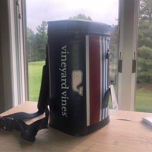 🔥Target Vineyard Vines cooler